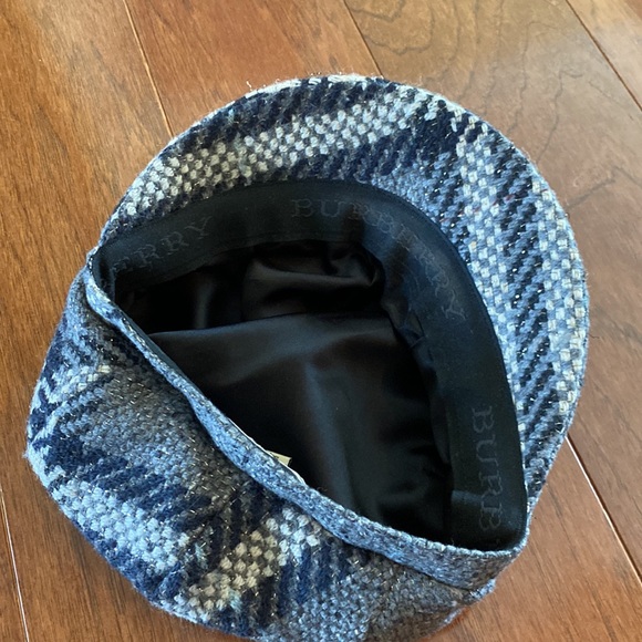 Burberry messenger cap in gray metallic. main image 8
